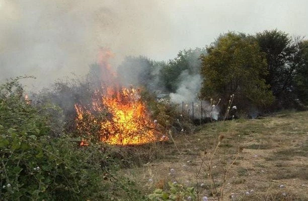 Πυρκαγιά σε δύσβατη περιοχή του χωριού Σκρα Κιλκίς